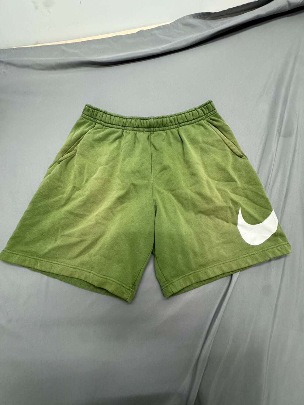 Nike Club Fleece Sweat Shorts Size XL Green Big Swoosh